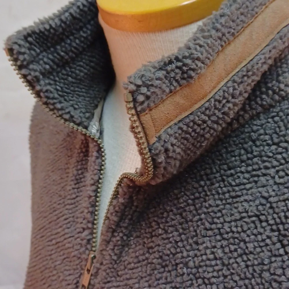 NWT Sherpa full zip Columbia vest - Picture 4 of 6